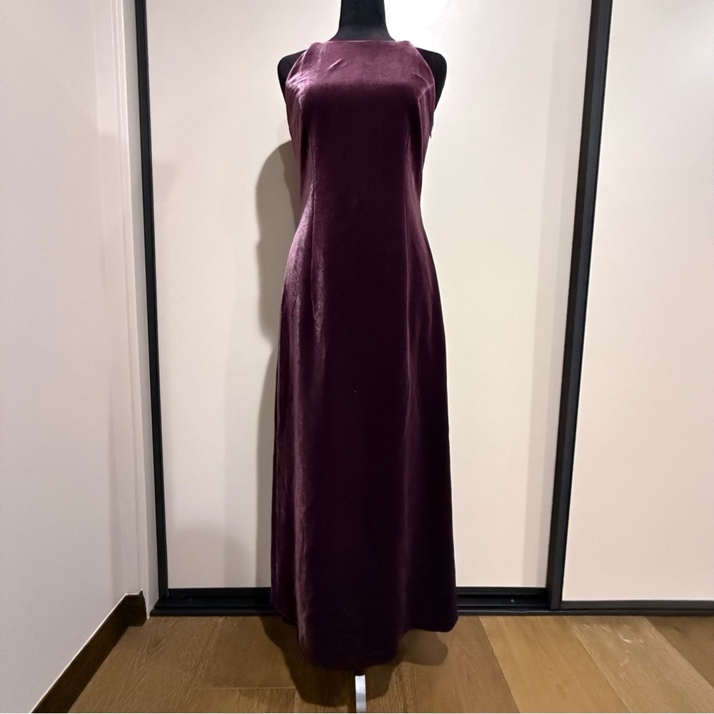 Elegant Burgundy Maxi Dress - Sleek Halter Style